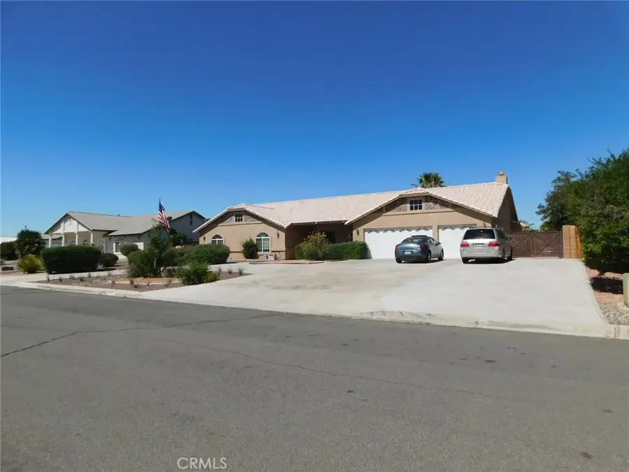 12720 Yorkshire Drive, Apple Valley, CA 92308 - Image #2