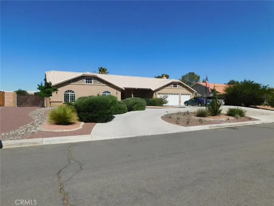 12720 Yorkshire Drive, Apple Valley, CA 92308 - Image #3