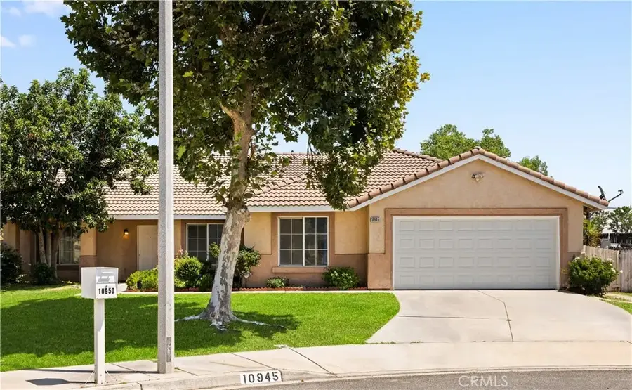 10945 Trenmar Ln, Bloomington, CA 92316 - Image #2