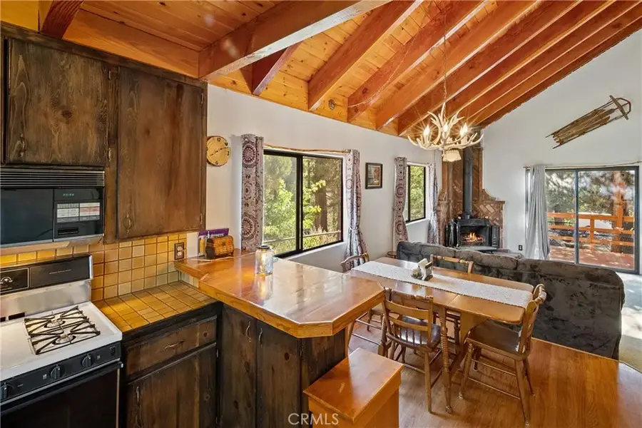 894 San Bernardino Avenue, Sugarloaf, CA 92386 - Image #2