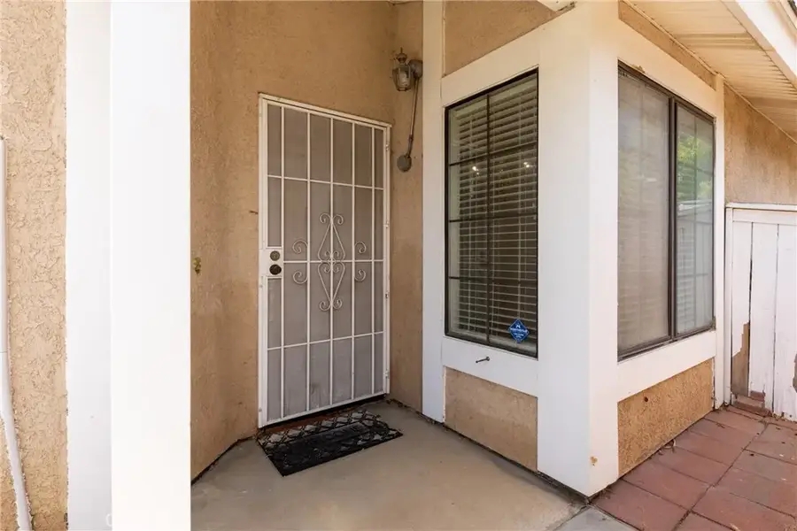 16880 Glennaire Avenue, Victorville, CA 92395 - Image #2