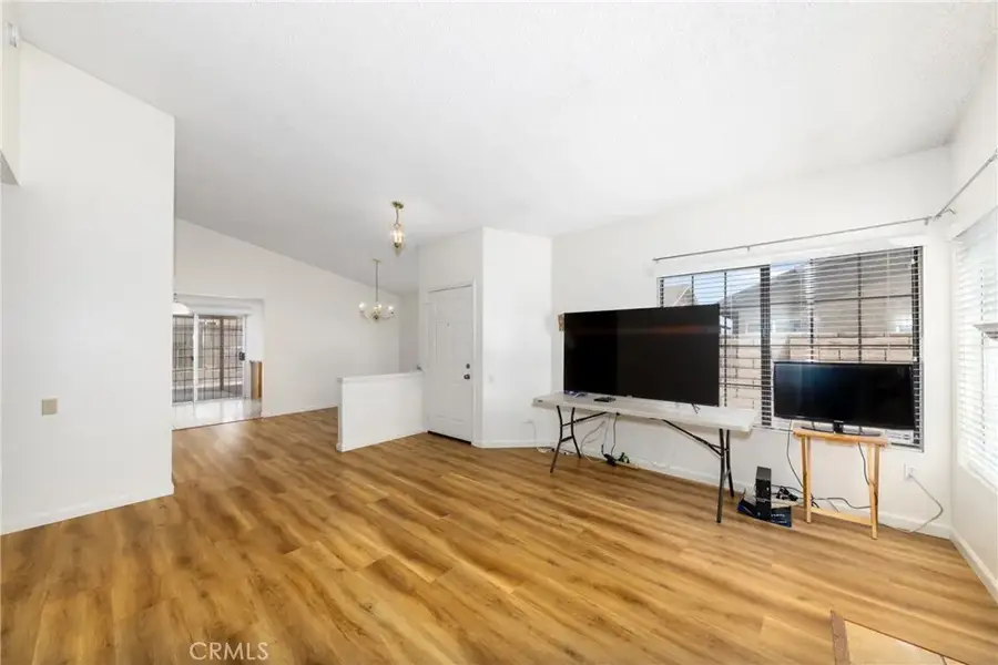 16880 Glennaire Avenue, Victorville, CA 92395 - Image #3