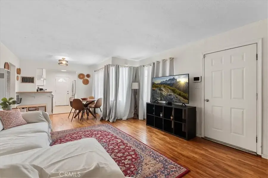 1035 Laurel Avenue, Pomona, CA 91768 - Image #3