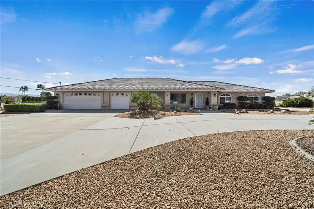 15845 Mesquite St, Hesperia, CA 92345 - Image #1