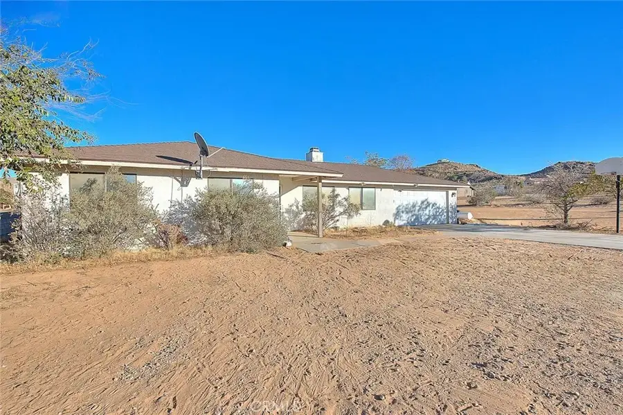 14811 Kingsdale, Apple Valley, CA 92307 - Image #2