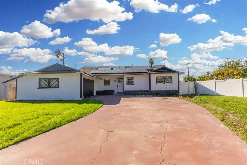 325 Echo Court, San Bernardino, CA 92404 - Image #1