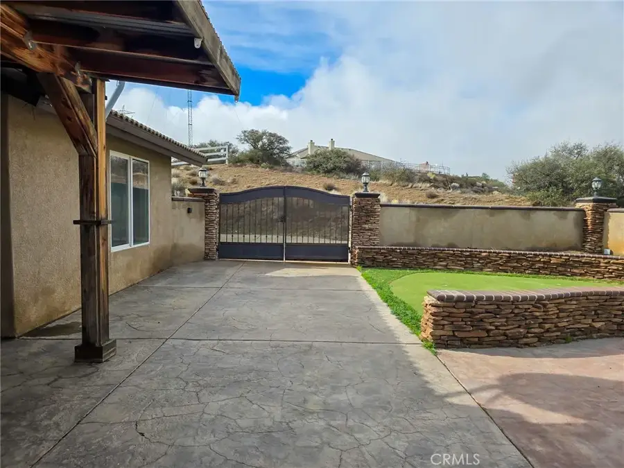 10282 Farmington, Oak Hills, CA 92344 - Image #3