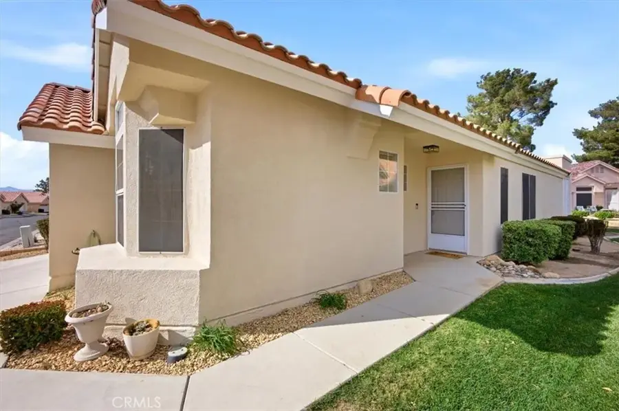 19146 Oak, Apple Valley, CA 92308 - Image #3