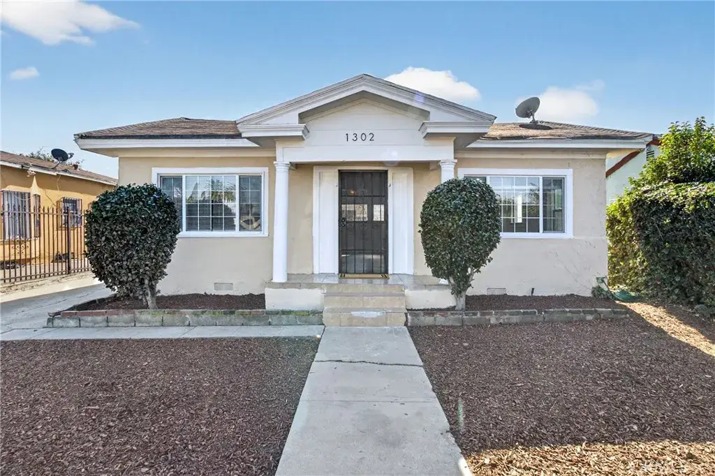 1300 W 90th Street, Los Angeles, CA 90044 - Image #1