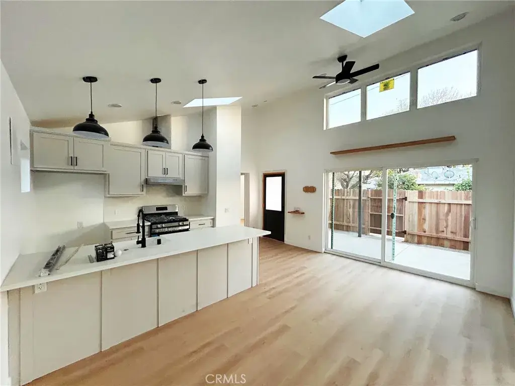 16124 San Fernando Mission Boulevard, Granada Hills, CA 91344 - Image #1