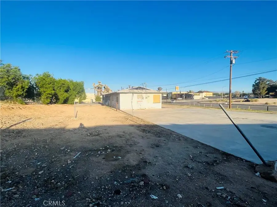 15720 Mojave Drive, Victorville, CA 92394 - Image #2