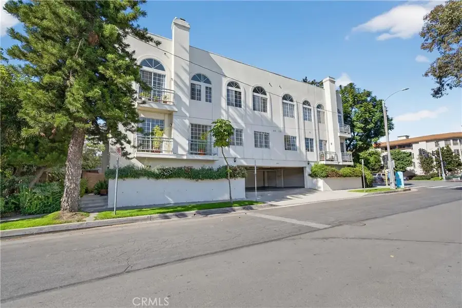 4464 Moorpark #104, Toluca Lake, CA 91602 - Image #3
