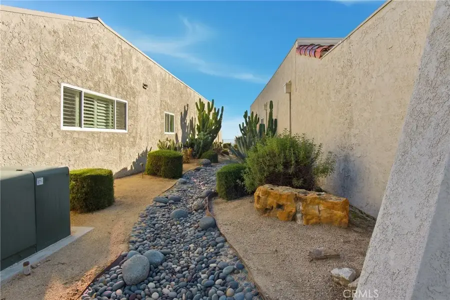 880 W Highpoint, Claremont, CA 91711 - Image #2