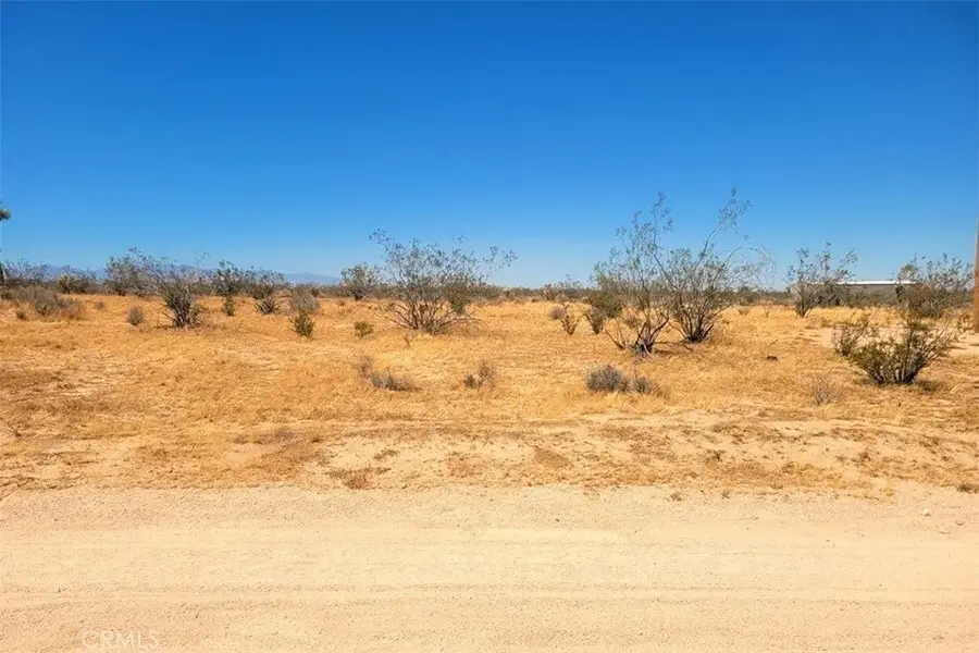 38 Japatul Rd, Apple Valley, CA 92307 - #3