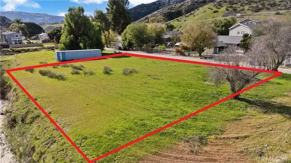 2 Taft Ct, Val Verde, CA 91383