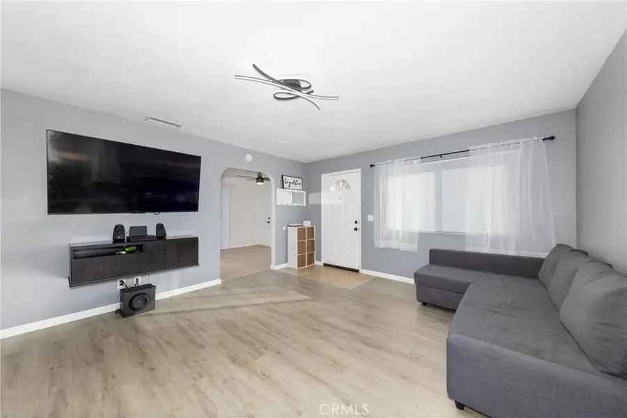 623 E Old 2nd St, San Jacinto, CA 92583 - Image #2