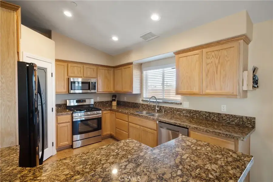 18798 Mojave, Hesperia, CA 92345 - Image #2