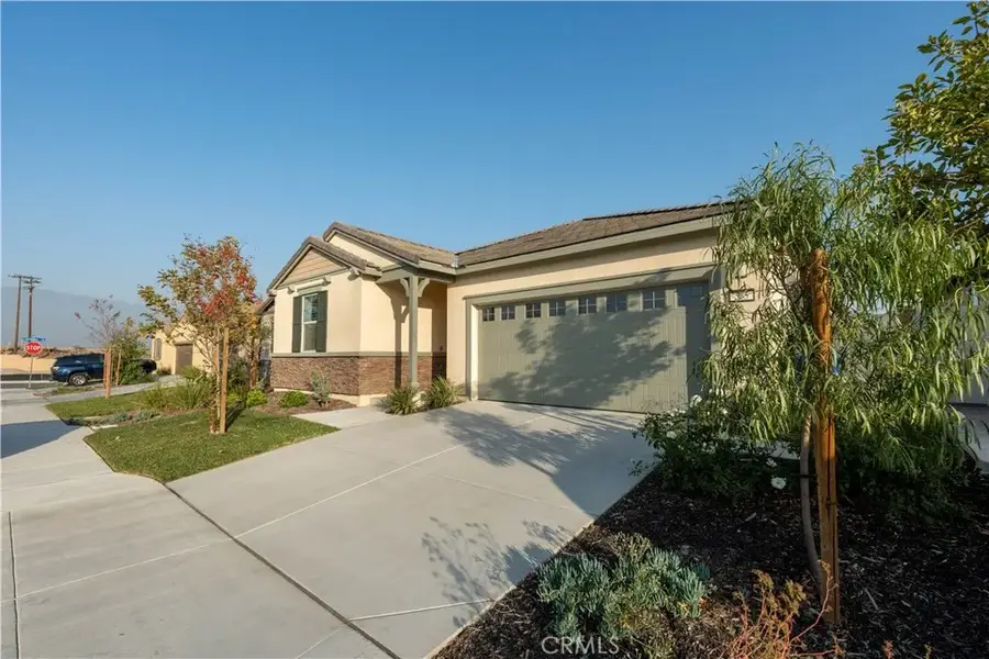 565 Hudson Way, Rialto, CA 92377 - Image #2