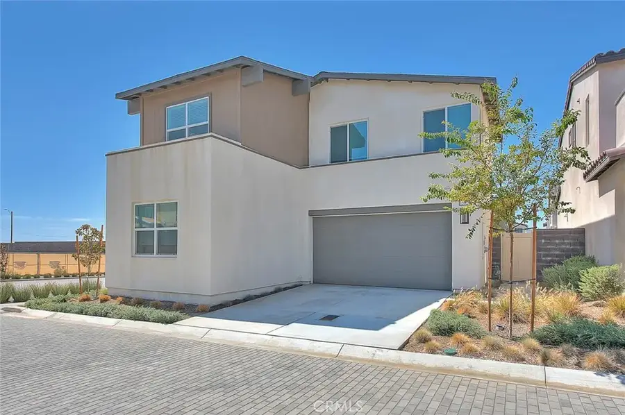 15820 Caterpillar Drive, Fontana, CA 92336 - Image #3