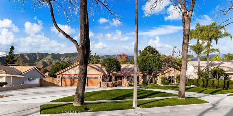 335 Paxton Court, Upland, CA 91784 - Image #3