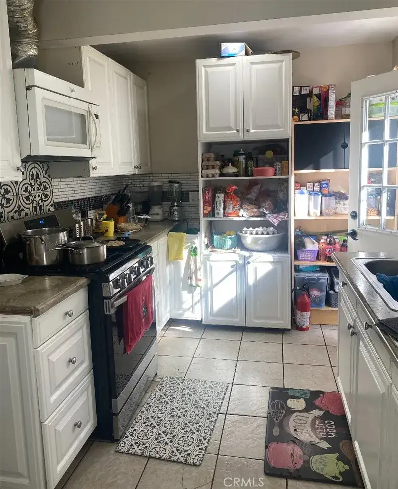 10246 Haddon, Pacoima, CA 91331 - Image #3