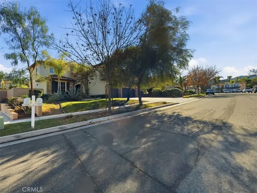 2947 Gilbert Avenue, Corona, CA 92881 - Image #3