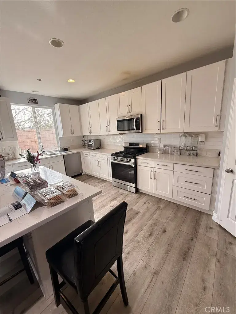 7667 Yellow Iris Court, Fontana, CA 92336 - Image #3