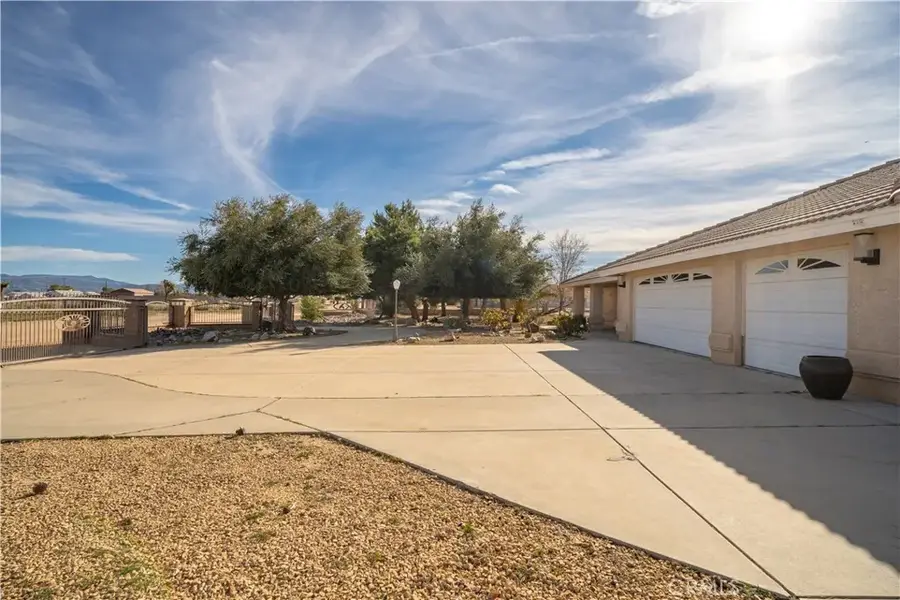 13190 Cromdale, Oak Hills, CA 92344 - Image #3