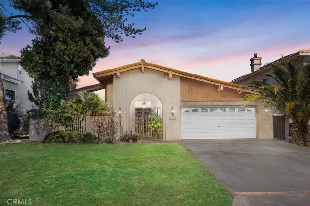 17800 Cresta Blanca Drive, Victorville, CA 92395 - Image #1