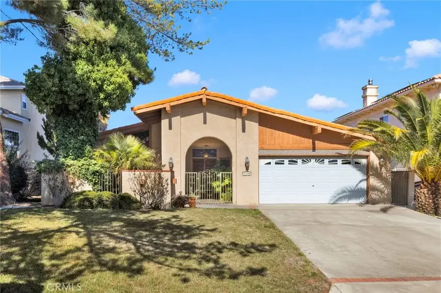 17800 Cresta Blanca Drive, Victorville, CA 92395 - Image #2