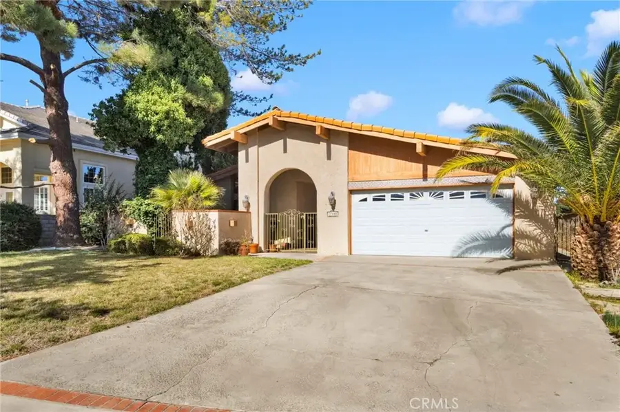 17800 Cresta Blanca Drive, Victorville, CA 92395 - Image #3