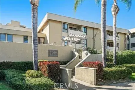 5009 Woodman Avenue #113, Sherman Oaks, CA 91423