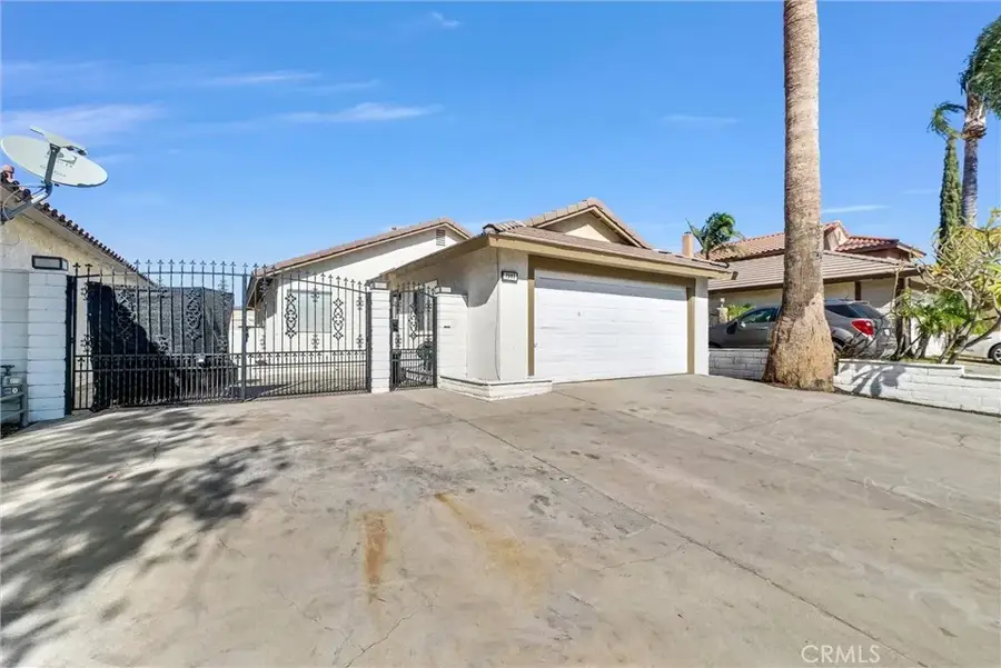 2092 Greenbriar, Colton, CA 92324 - Image #2
