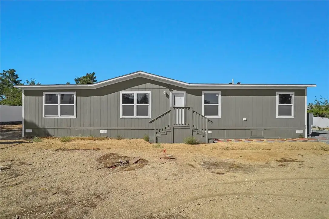 13984 Victoria Dr, Victorville, CA 92395 - Image #1