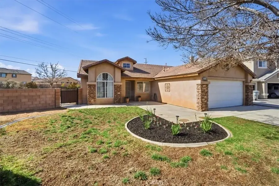 8910 Glenwood, Hesperia, CA 92344 - #2