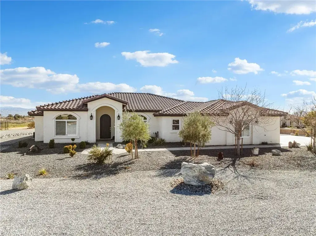 22427 Huasna, Apple Valley, CA 92307 - #1