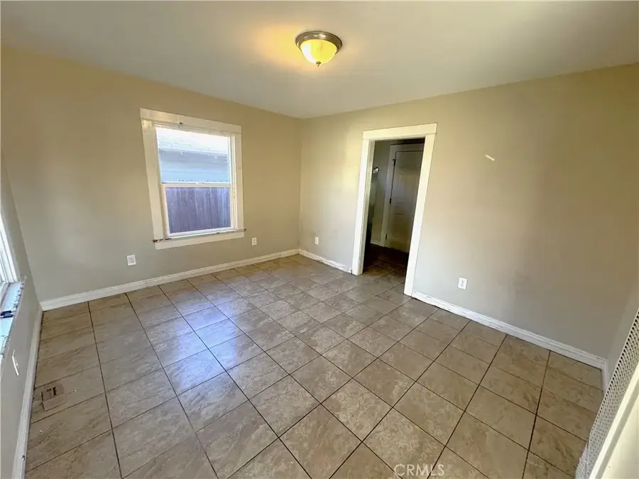 150 E 70th Street, Los Angeles, CA 90003 - #3