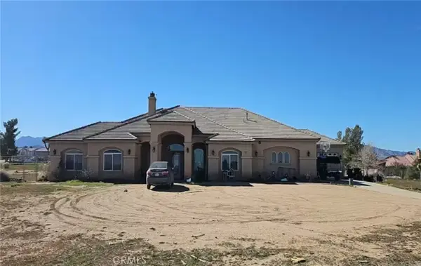 7677 Mono Rd, Phelan, CA 92371