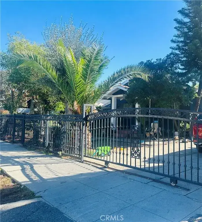 866 E 4th Street, Pomona, CA 91766 - #2