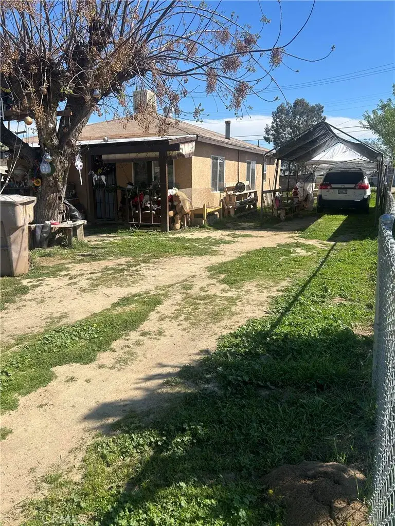 335 Clifton, Bakersfield, CA 93307 - #1