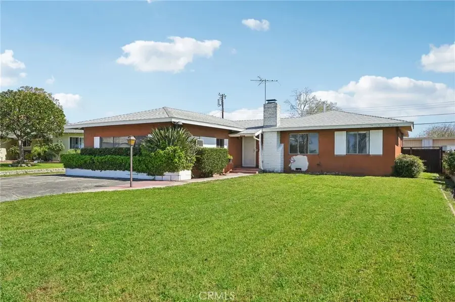 814 W Bonnie Brae Court, Ontario, CA 91762 - #2