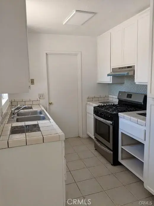 10703 Banning, Hesperia, CA 92345 - #2