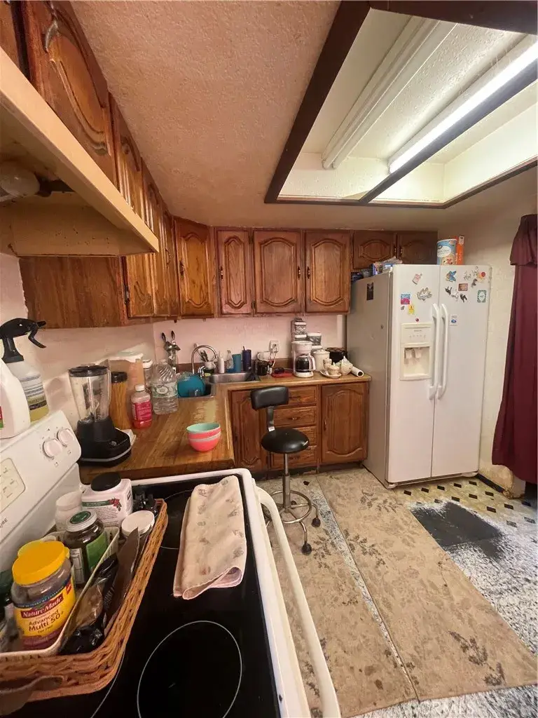 36363 Serra, Hinkley, CA 92347 - #2