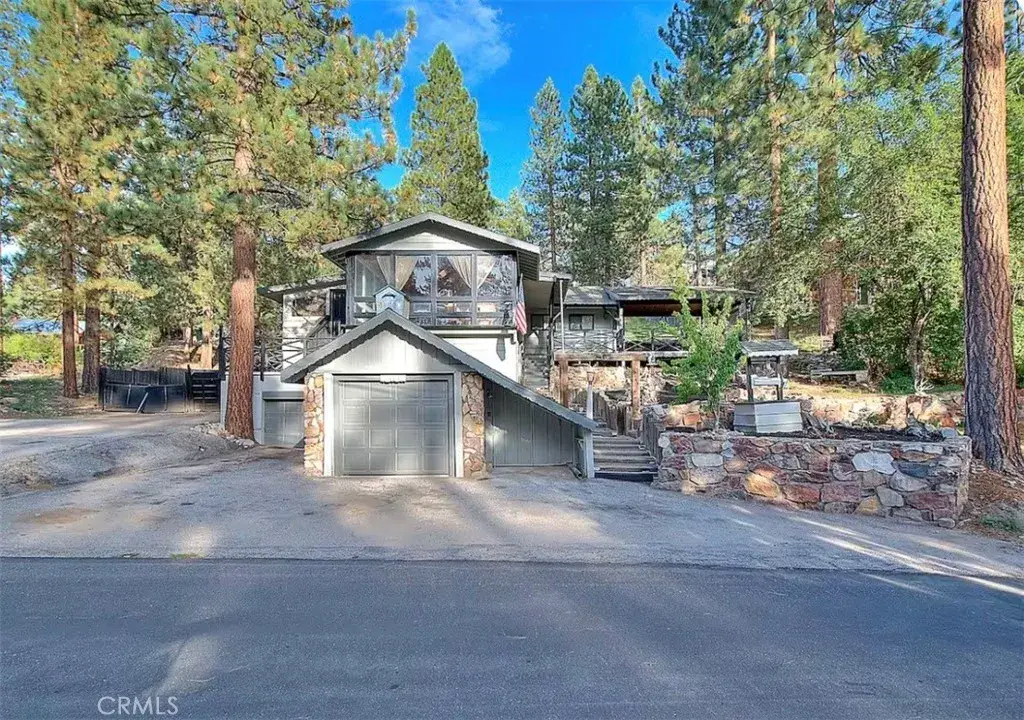 1002 Cherokee St, Fawnskin, CA 92333 - #1