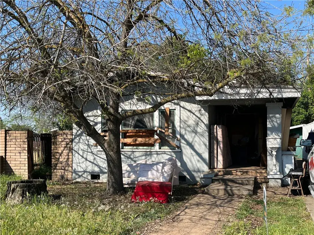 805 S Court Street, Visalia, CA 93277 - #1