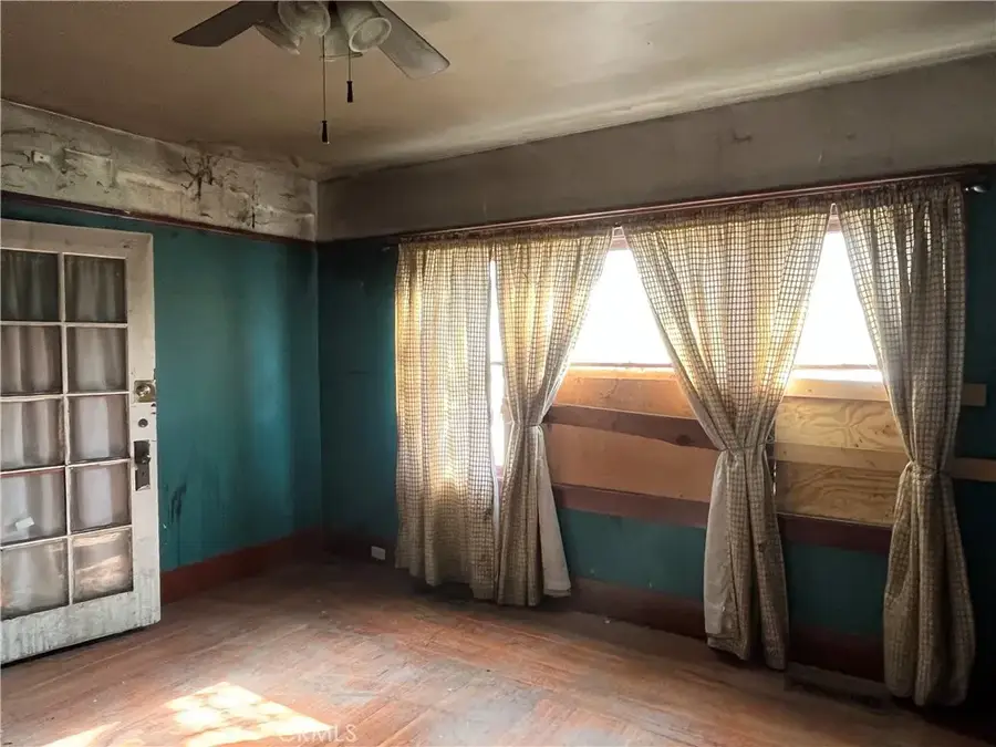 805 S Court Street, Visalia, CA 93277 - #3