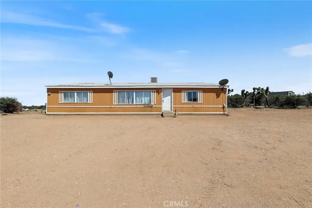8195 Alta Mesa Road, Oak Hills, CA 92344 - #1