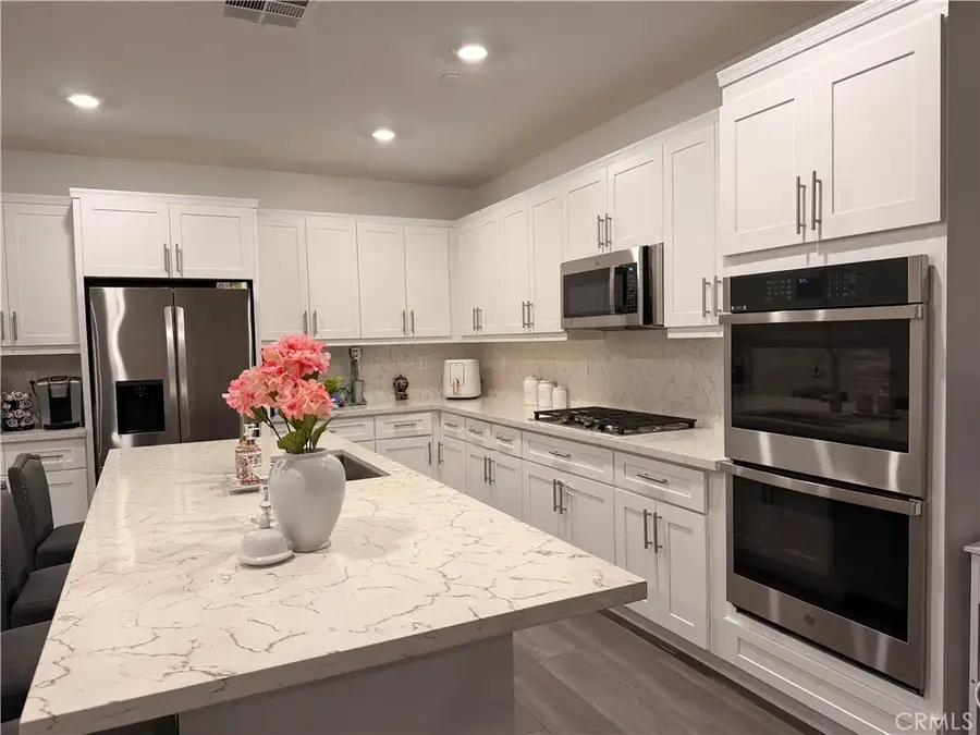 562 Hudson Way, Rialto, CA 92377 - #2