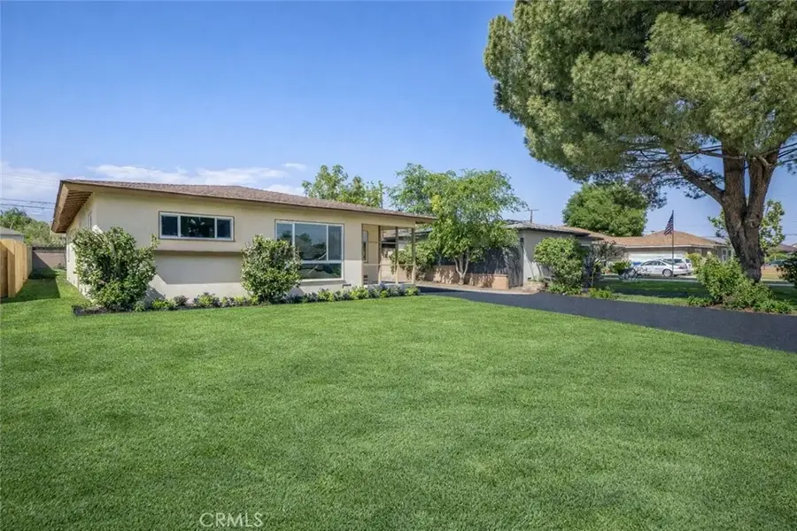 626 W Bonnie Brae Court, Ontario, CA 91762 - #2