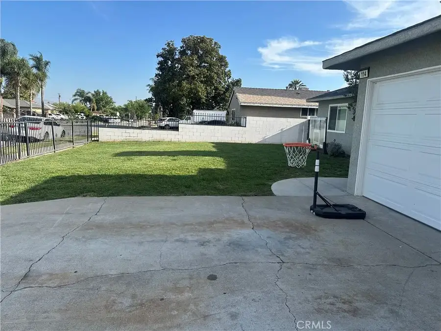 114 Acacia Avenue South, Rialto, CA 92376 - #2